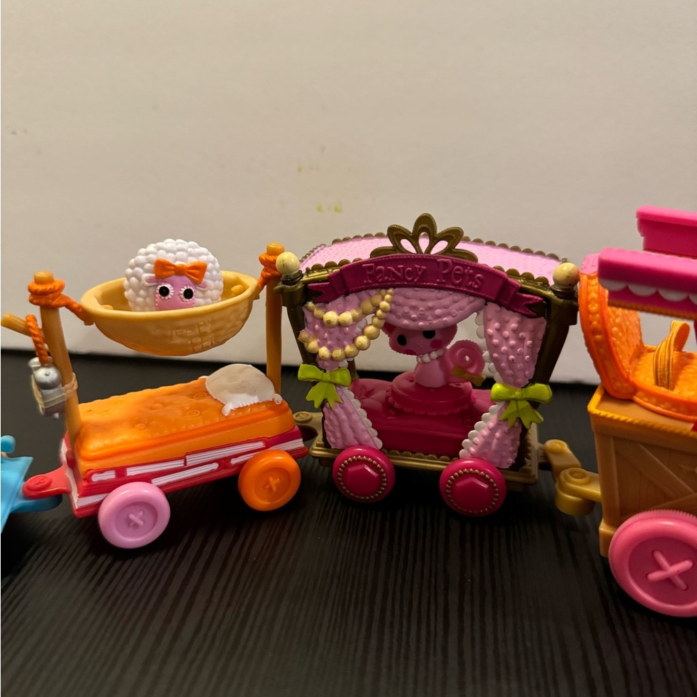 Lalaloopsy train set - Picture 4 of 10